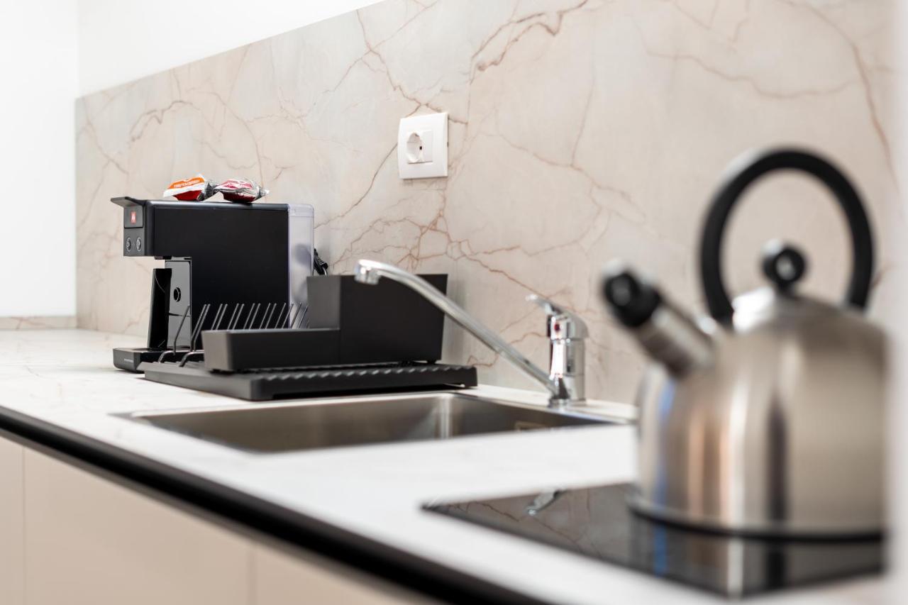 Domo Premium Apartments - Trieste Mazzini Екстериор снимка